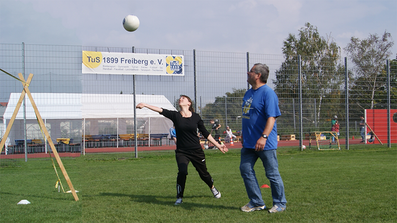 Faustballspieler im Kleinfeld